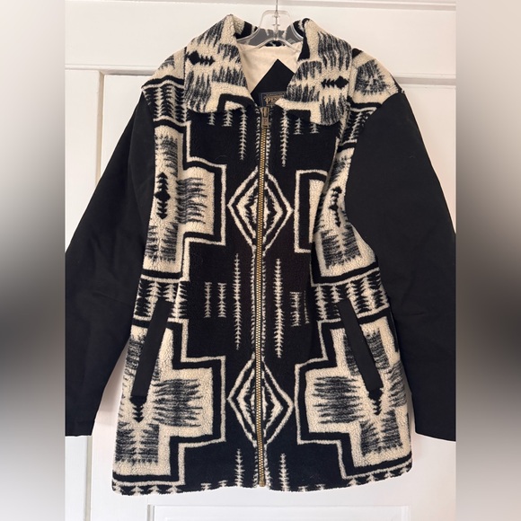 Pendleton Jackets & Blazers - Pendleton Pueblo Sherpa Jacket Size L